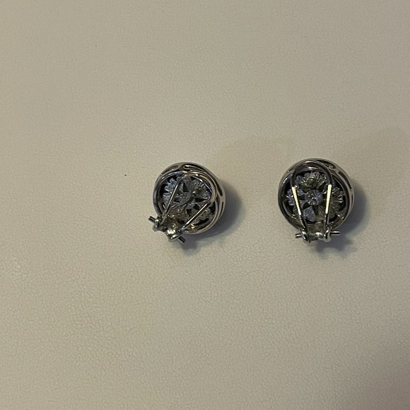 Grey Pearl Style Earring in Bezel Setting - Picture 2 of 9